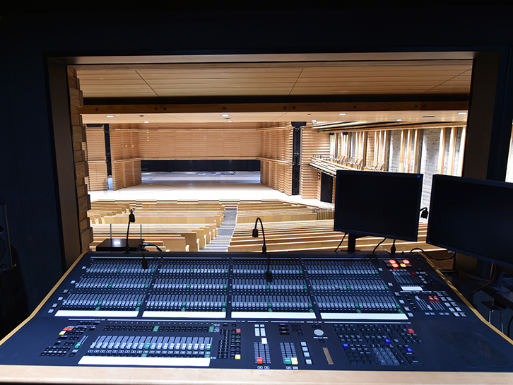 観音寺市民会館　大ホール