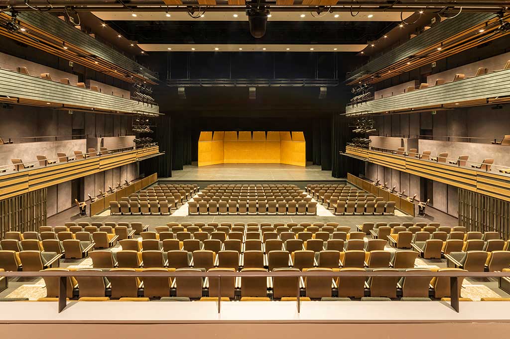 富山市芸術文化ホール（オーバード・ホール）中ホール 様