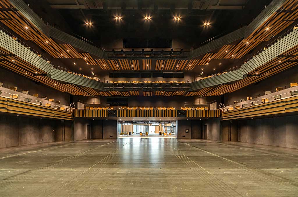 富山市芸術文化ホール（オーバード・ホール）中ホール 様