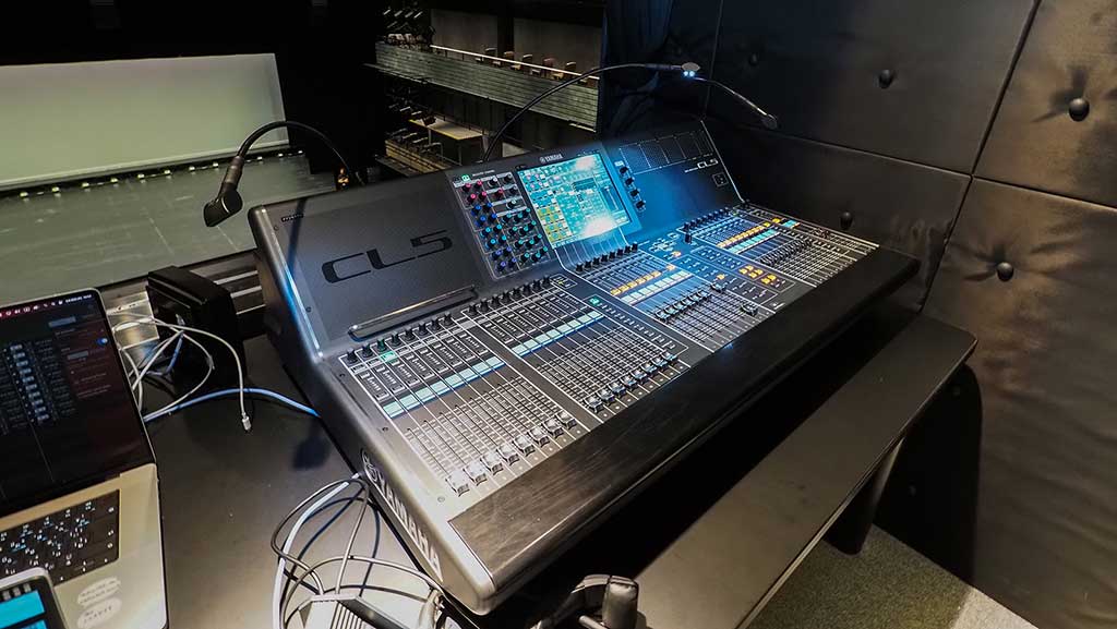 富山市芸術文化ホール（オーバード・ホール）中ホール 様