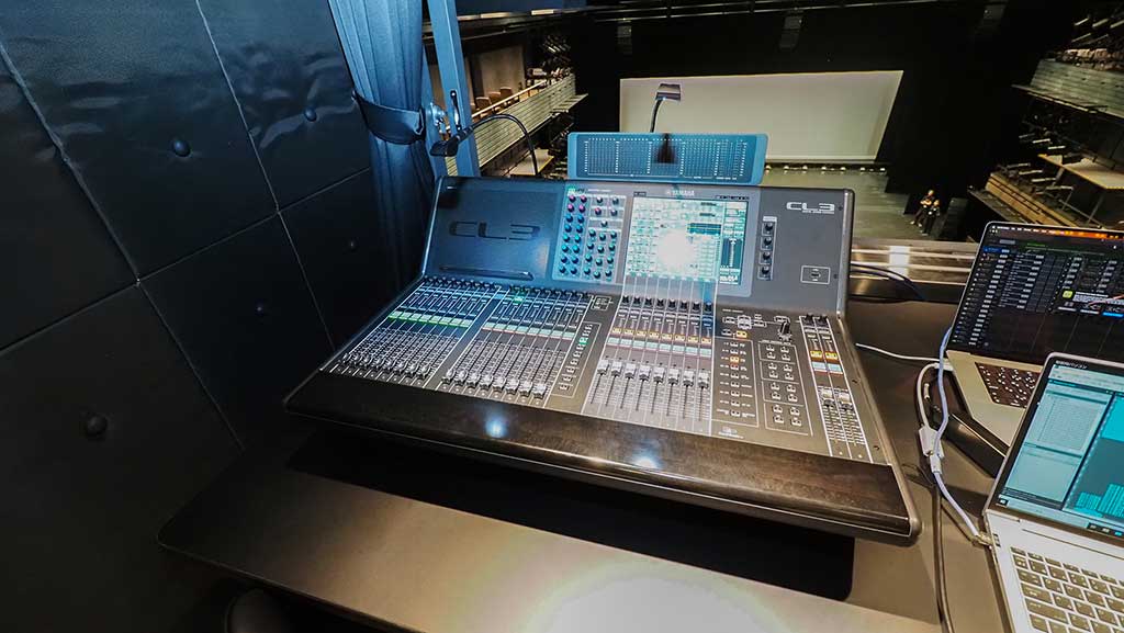 富山市芸術文化ホール（オーバード・ホール）中ホール 様