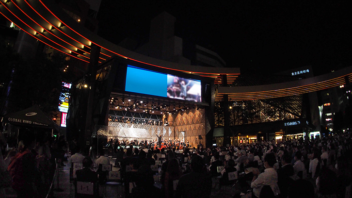 毎週水曜日の夕方に開催されている「Tokyo Music Evening Yube」（写真指揮は西本智実氏）