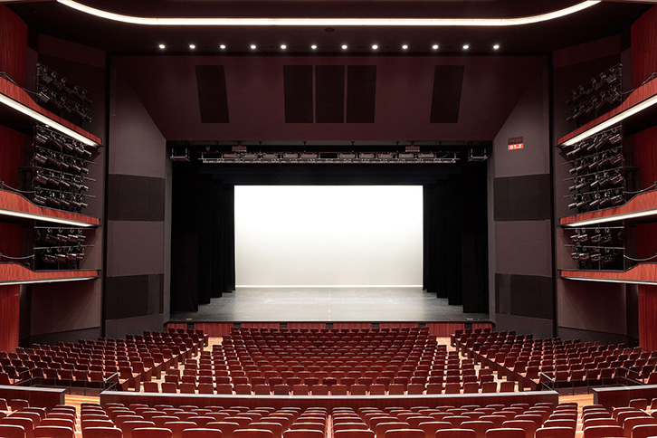 岡山芸術創造劇場ハレノワ 様 