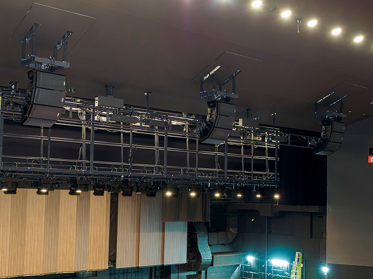 岡山芸術創造劇場ハレノワ 様 