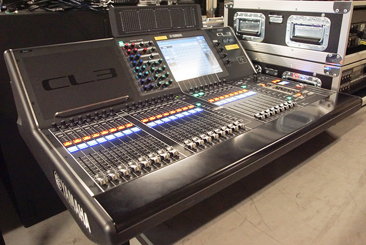 移動用卓として導入されたヤマハ「CL3」