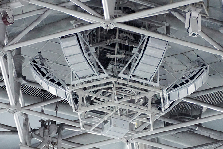 メインクラスターは指定の色にペイントされている