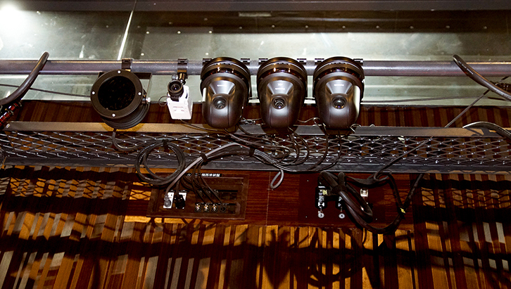 テクニカルスペース上部に設置された4台のカメラ