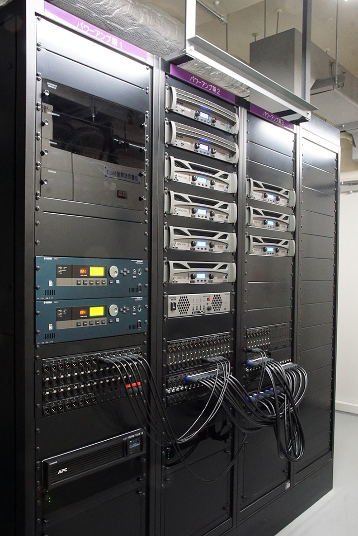 大ホールアンプ室