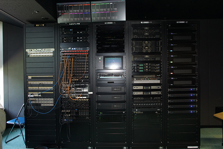 オペレーションルームに設置した音響ラック