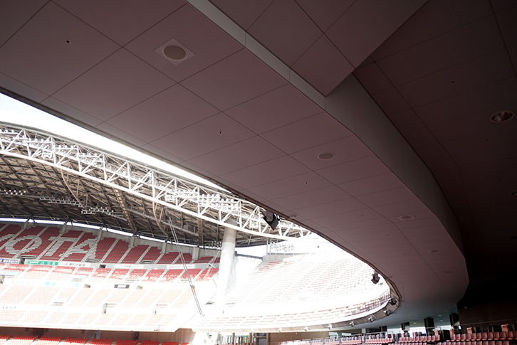 バルコニー下の天井埋め込みスピーカーJBL　「Control47C/T」