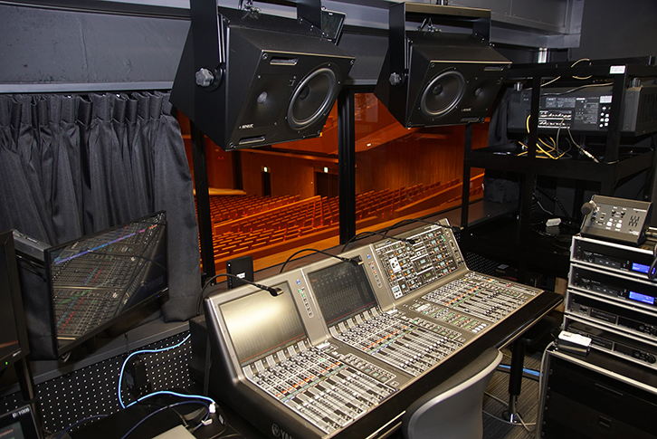 やまぎん県民ホール 様