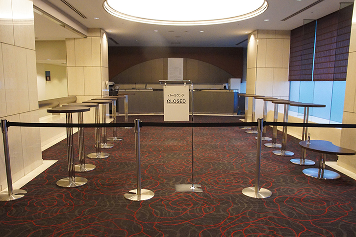 ロビーにあるバーラウンジも本公演ではクローズされていました。