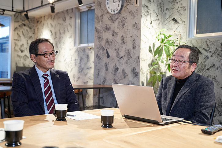 大学の授業がなかったので「何か面白いことはないか」と演劇の世界に