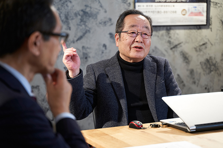 大学の授業がなかったので「何か面白いことはないか」と演劇の世界に