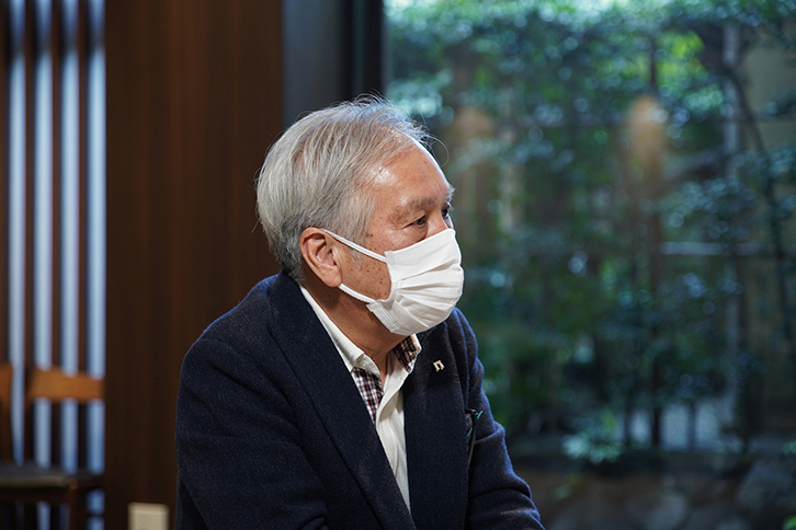 ライブ・エンターテイメント業界では現状で 
450億円以上の損失が出ています 