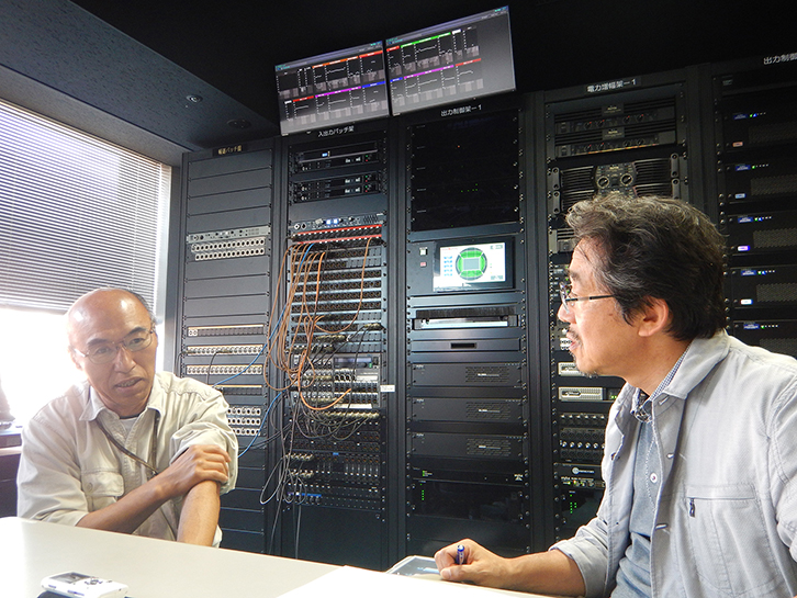 「HOR」の堀氏とのインタビュー。調整室にて–