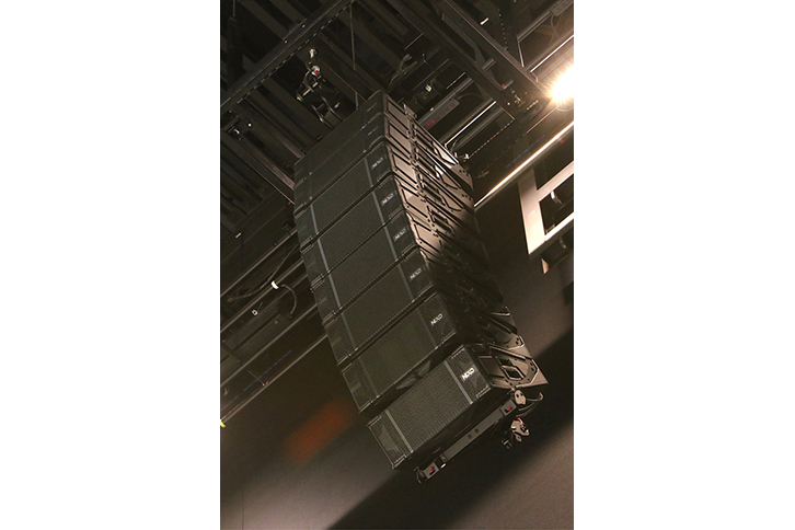 センターアレイ・スピーカーシステム「NEXO STM M28」（8本）