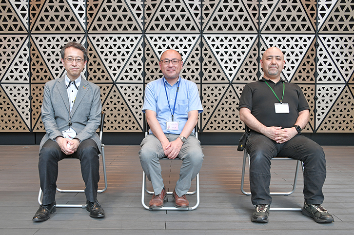 インタビューにご協力いただいた皆さん。左から、岸本匡史氏、深井紀知氏、中村成志氏
