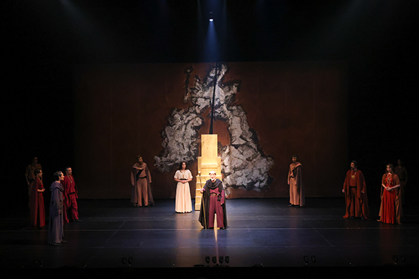 【 音像制御システム「AFC Image」使用事例レポート 】KAAT 神奈川芸術劇場　演劇『リア王の悲劇』 / 神奈川